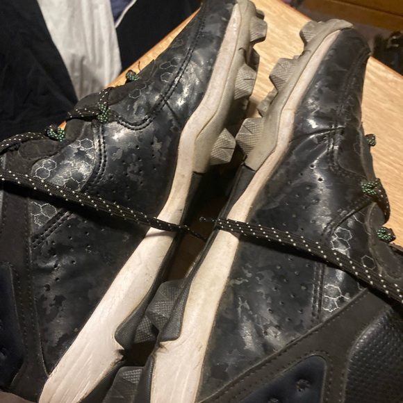 Under Armour Black Athletic cleats - Picture 9 of 10